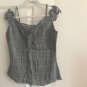 BLACK AND WHITE    TOP